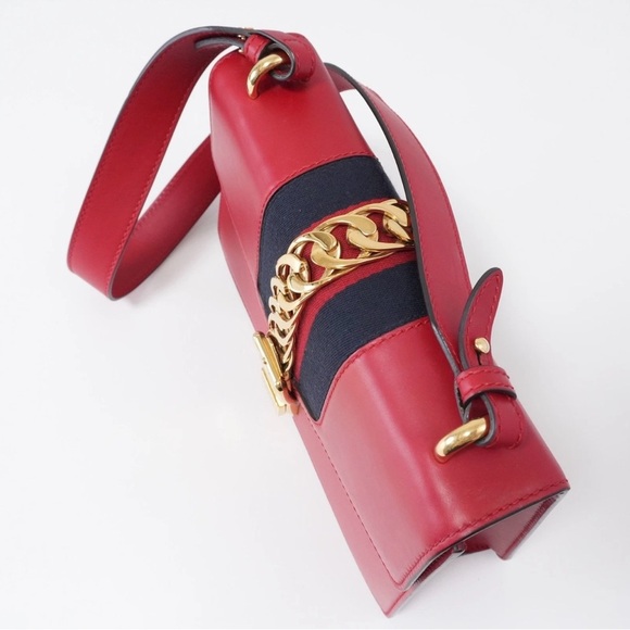 GUCCI Shoulder Bag Bamboo
Crossbody Bag Red Leather Gold Chain 421882001998 - Picture 7 of 13